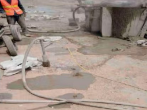 永登水泥混凝土路面板底注浆技术 路面脱空注浆整治方案